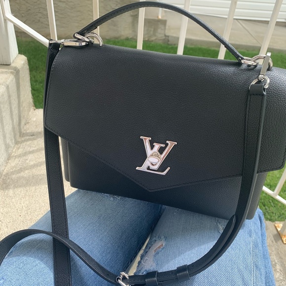 LOUIS VUITTON AUTHENTIC LOCKME - Picture 3 of 12